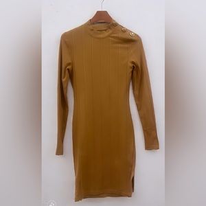 Fitted dress size small. US 4 EU/34